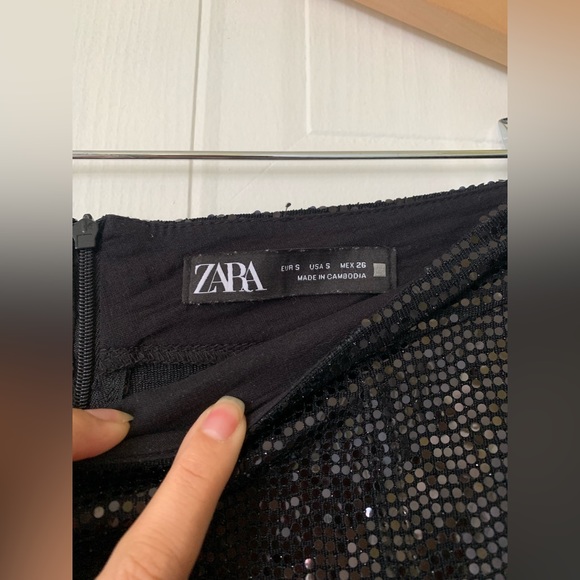 ZARA Sequins Shorts size Small - Picture 3 of 3